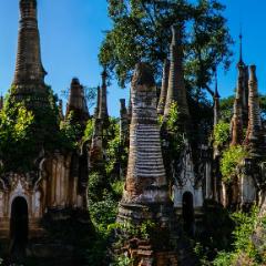 Myanmar Inle Lake Shwe Inn Dein Pagoda 05