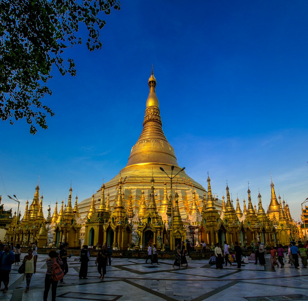 Myanmar Yangon Shwedagon Pagoda 01